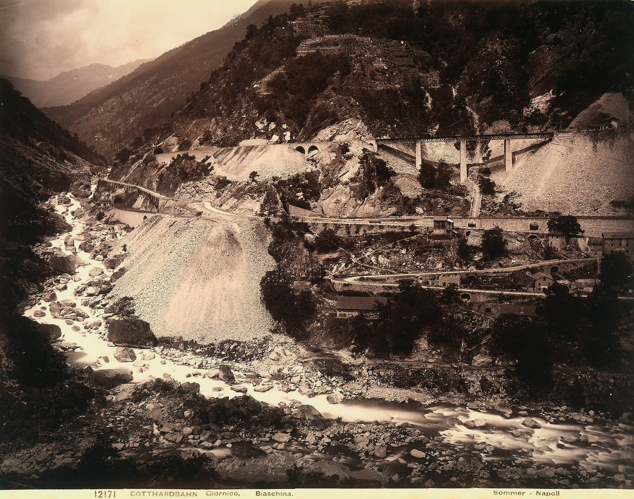 En strækning af San Gottardo-jernbanen mellem Giornico og Biasca af Giorgio Sommer
