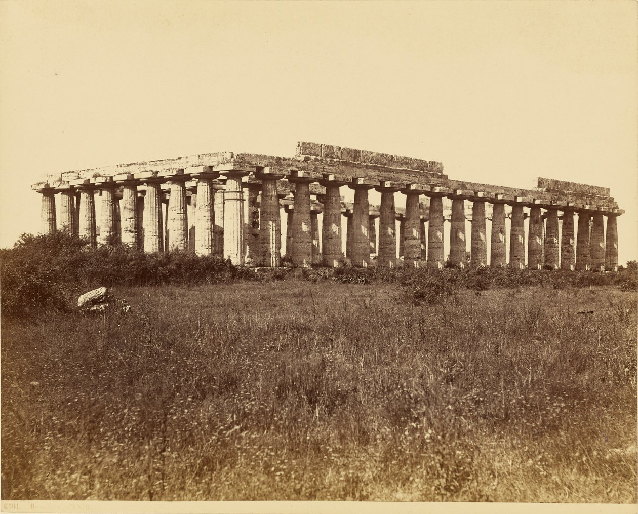 Basilikaen, Paestum af Giorgio Sommer