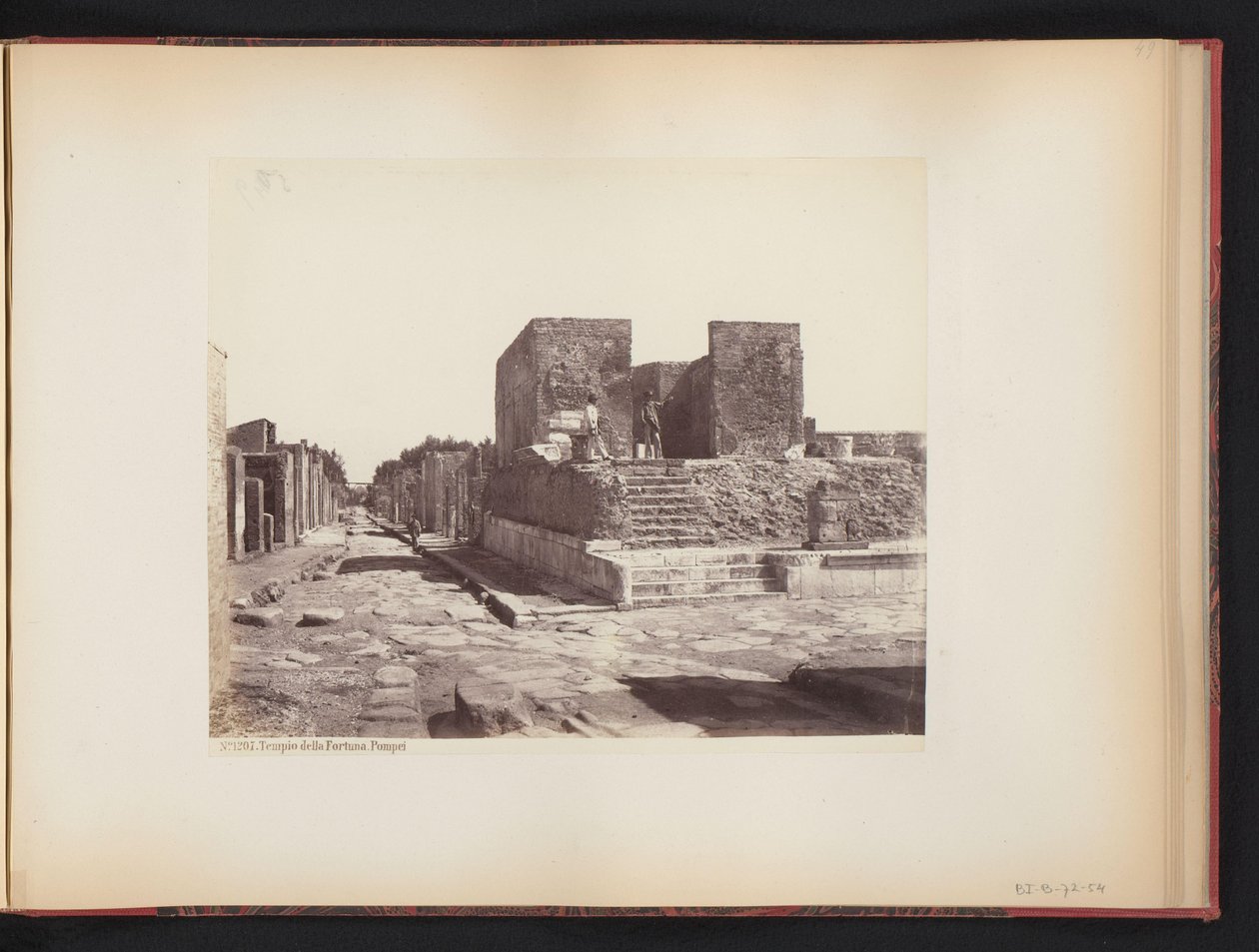 Udsigt over Tempio della Fortuna Augusta i Pompeji, Italien Tempio della Fortuna. Pompeji (titel på objekt) af Giorgio Sommer