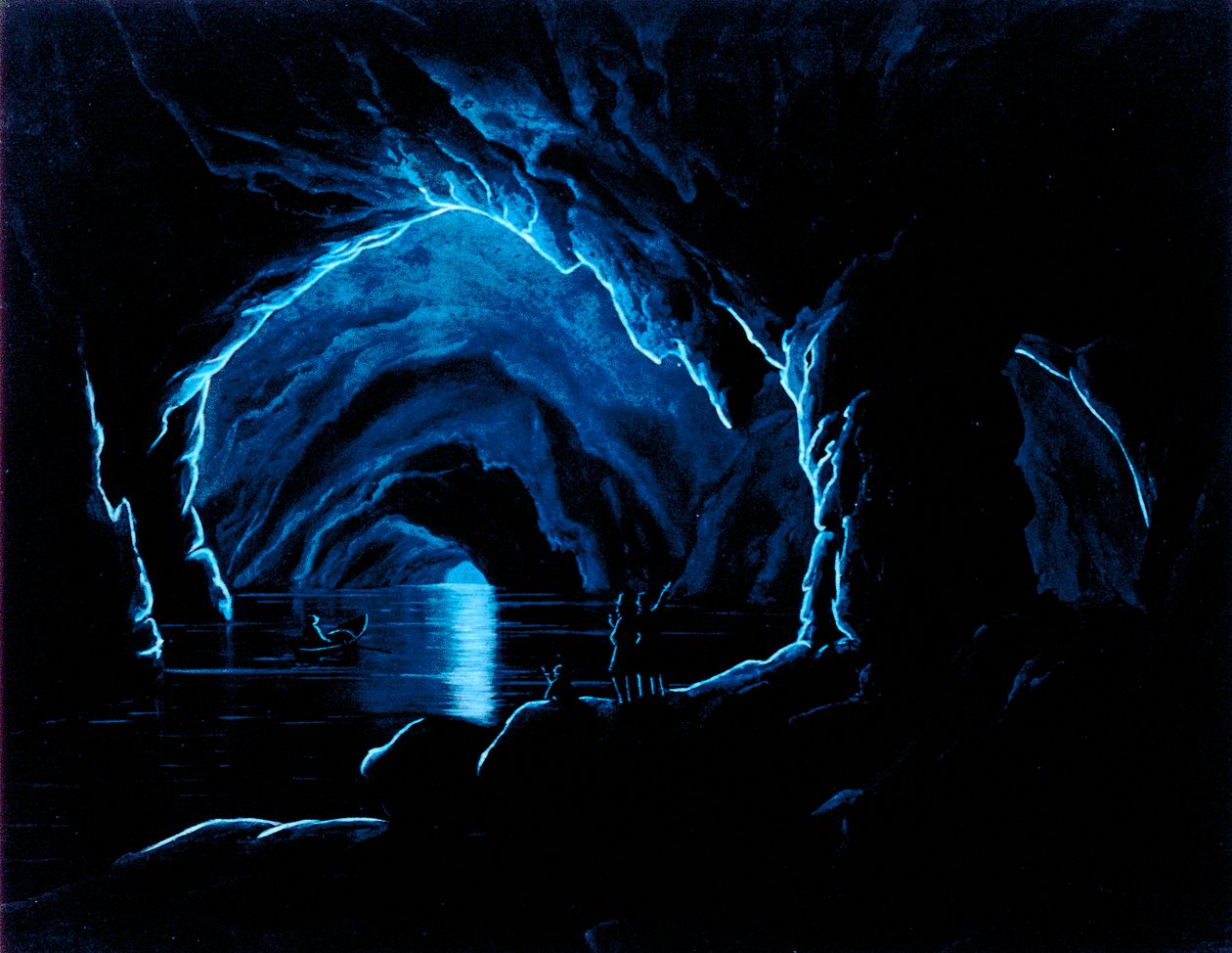 Reproduktion af en gravering af den blå grotte på øen Capri. Inde i grotten hilser tre mænd på kanten af en afsats på en fjerde mand, der kommer ud af grotten med sin båd. Han er pr af Giorgio Sommer