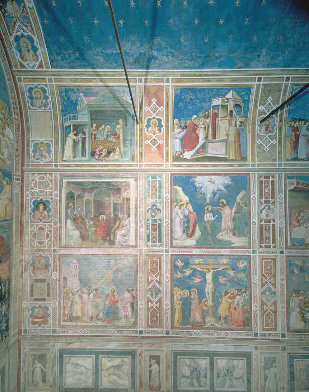 Udsigt over freskerne på venstre væg, ca. 1303-05 (efter restaurering) af Giotto di Bondone