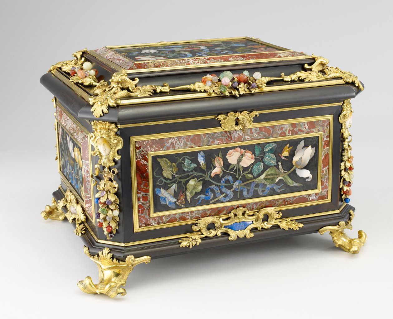 Smykkeskrin, ca. 1730 (eg, ibenholt, pietra dura, bronze og halvædelsten) af Giovanni Battista Foggini