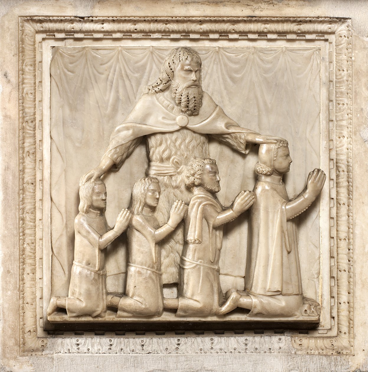 Fire donorer og Sankt Peter af Giovanni Balduccio