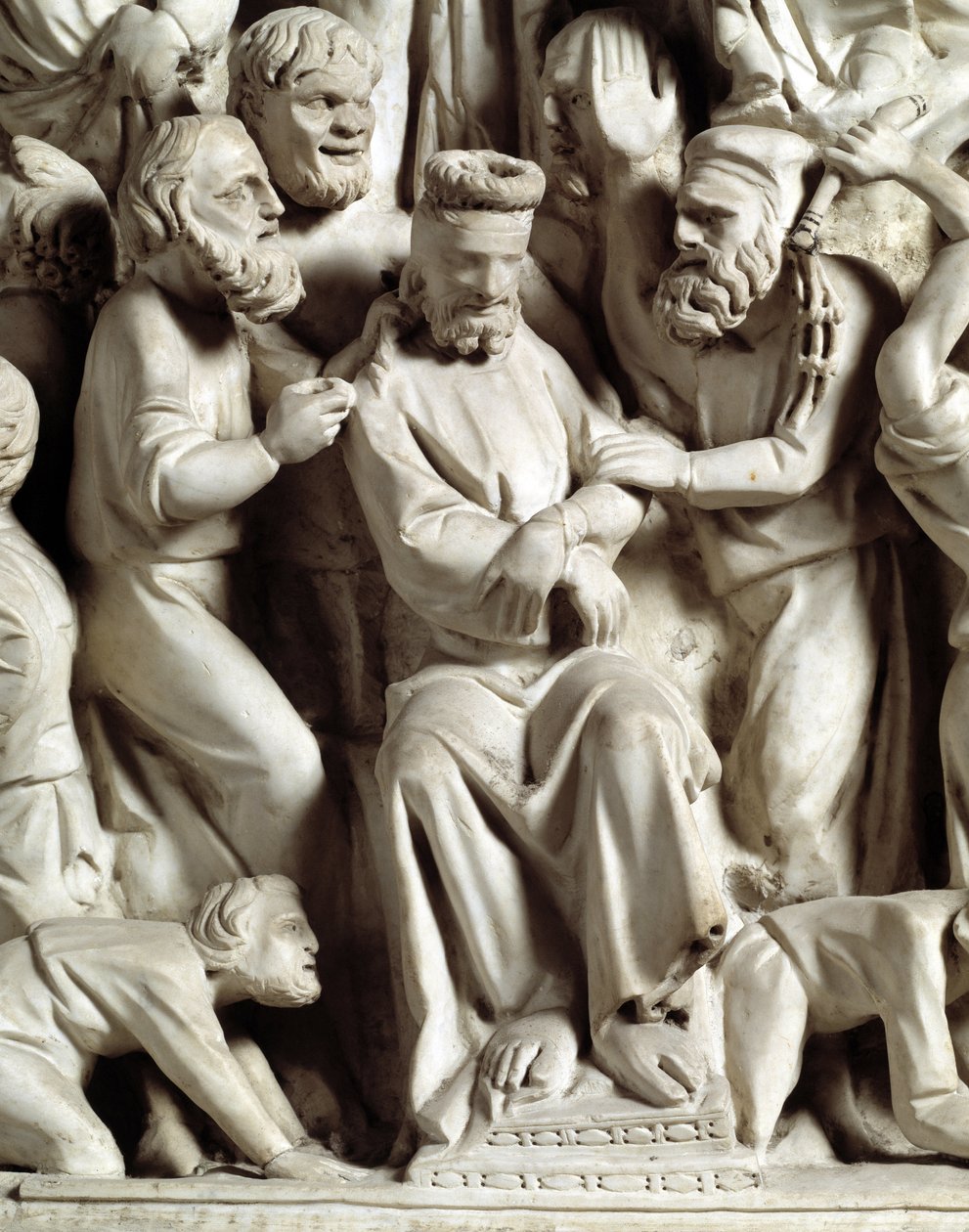 Detalje af relieffer af stolen realiseret af Giovanni Pisano (1248-1314): Detalje af relieffer af marmorprædikestolen, Jesus hånet 1302-1311 Cathedrale of Pisa (Duomo di Pisa), Italien af Giovanni Pisano