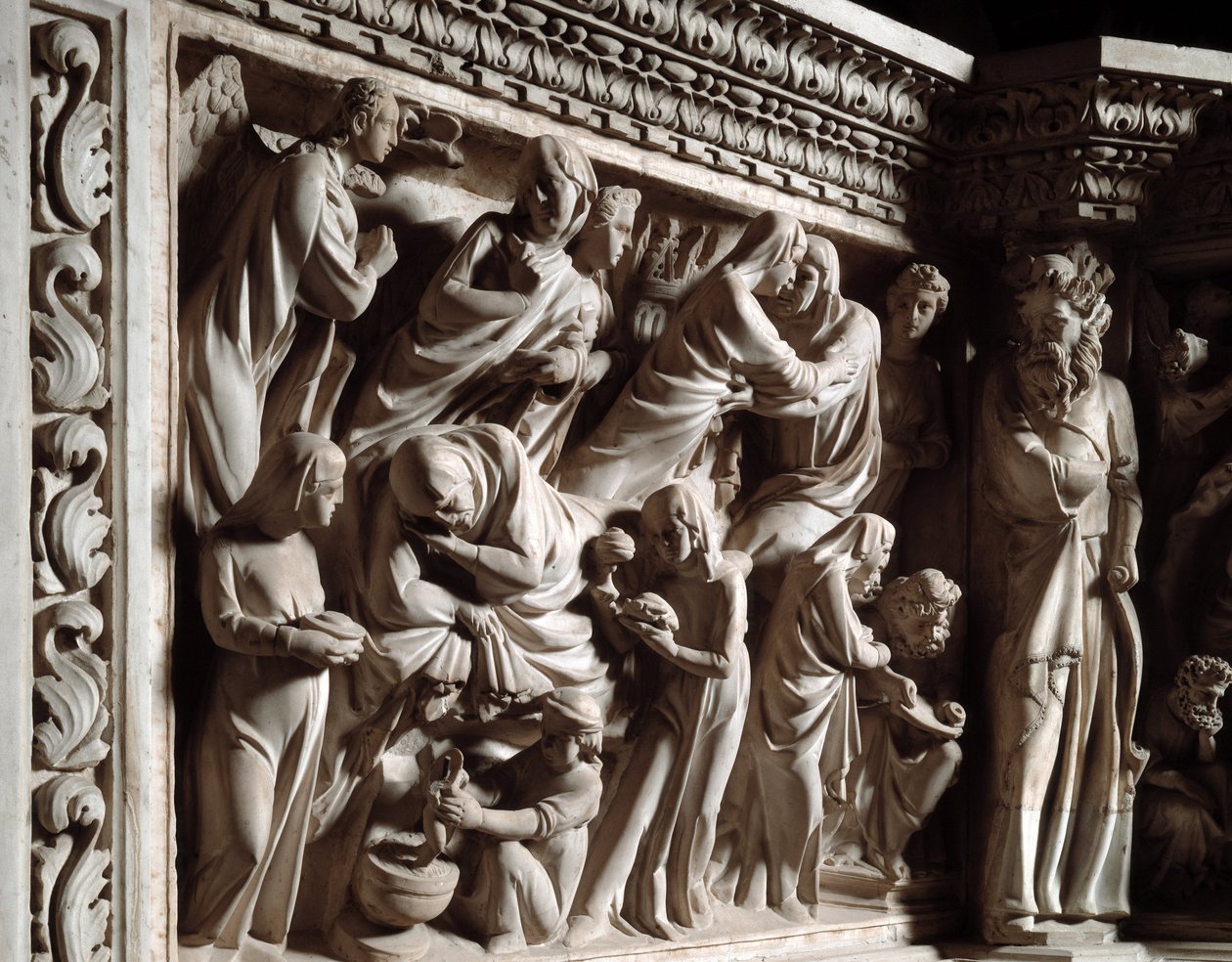 Detalje af relieffer af stolen realiseret af Giovanni Pisano (1248-1314): Bebudelsen, besøget og fødslen af Johannes Døberen (Detaljer af relieffer af marmorprædikestolen, bebudelse, besøg og fødsel af Johannes Døberen) 1302 -1311 Cath af Giovanni Pisano