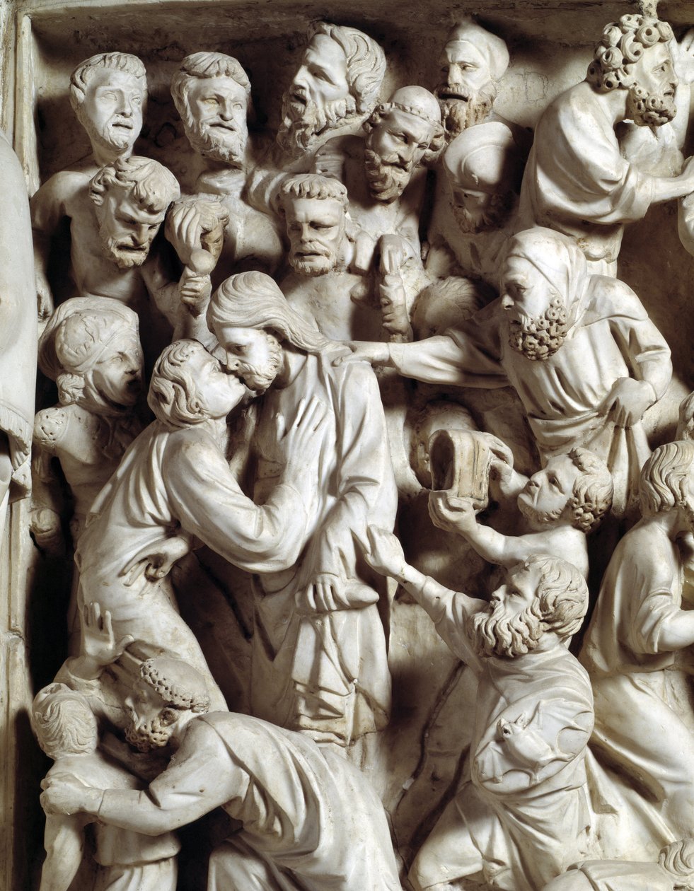 Detalje af relieffer af stolen realiseret af Giovanni Pisano (1248-1314): Judas kys (Detalje af relieffer af marmorprædikestolen, kys af Judas) 1302-1311 Cathedrale of Pisa (Duomo di Pisa), Italien af Giovanni Pisano