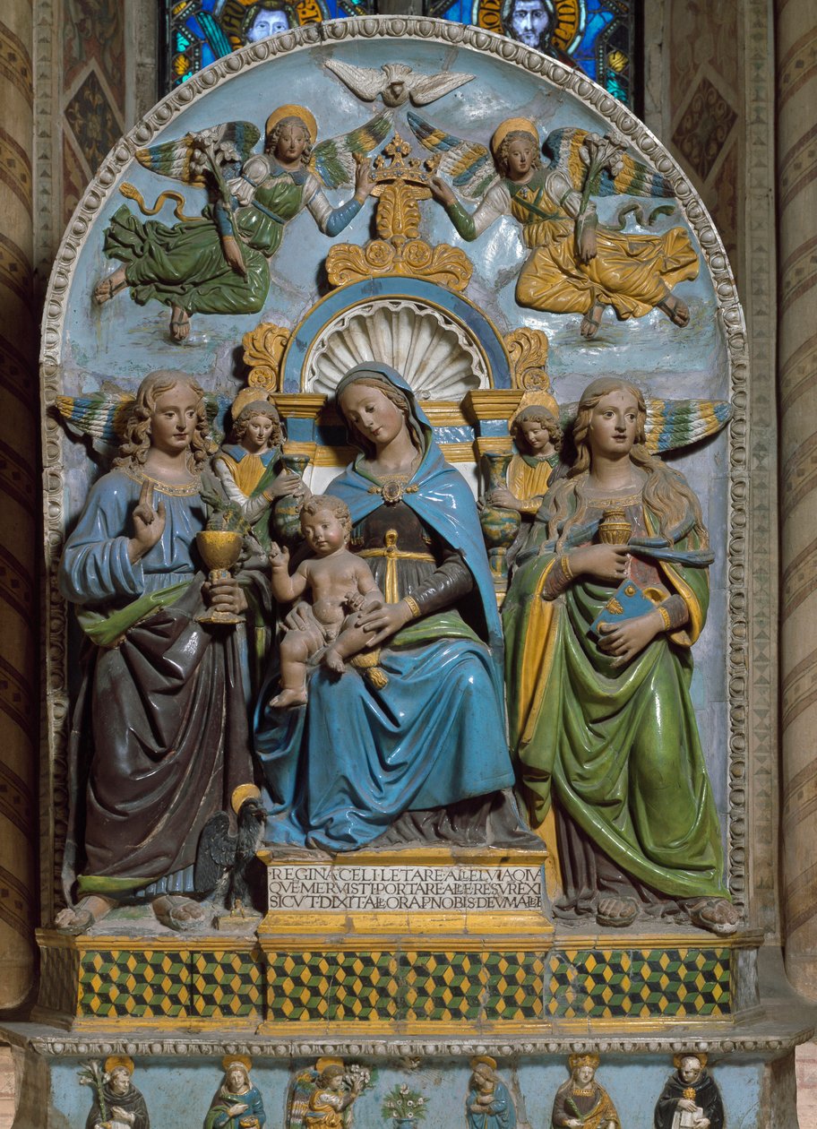 Jomfruen og barnet med Saint Madeleine og Saint John Evangelist Marmor og terrakotta polykrom af Giovanni della Robbia (1469-1529) Firenze, Santa Croce-kirken, Cappella Pulci af Giovanni della Robbia