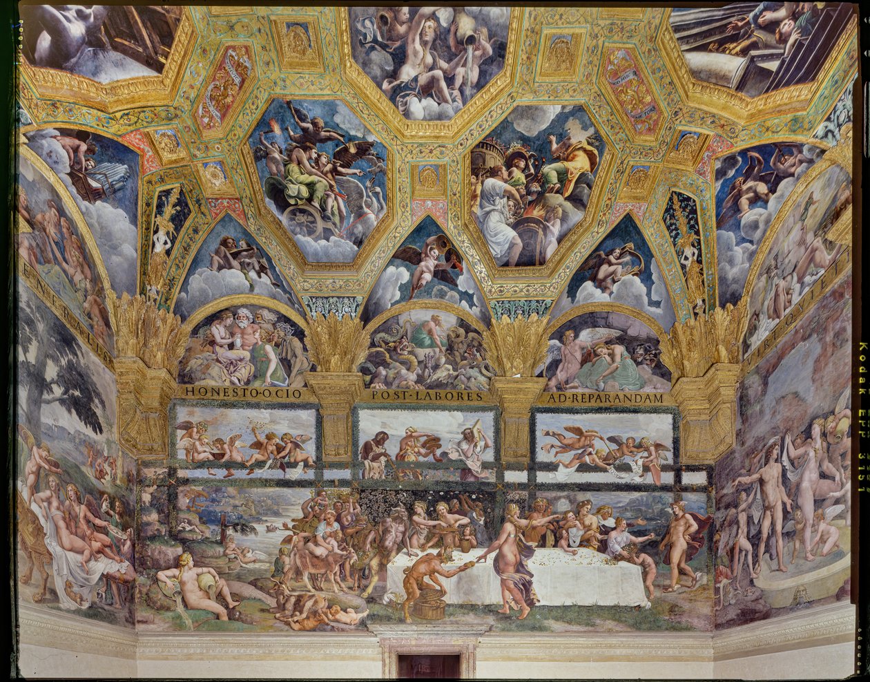 Room of Psiche: udsigt over den vestlige væg med den rustikke banket (fresco) af Giulio (workshop of) Romano