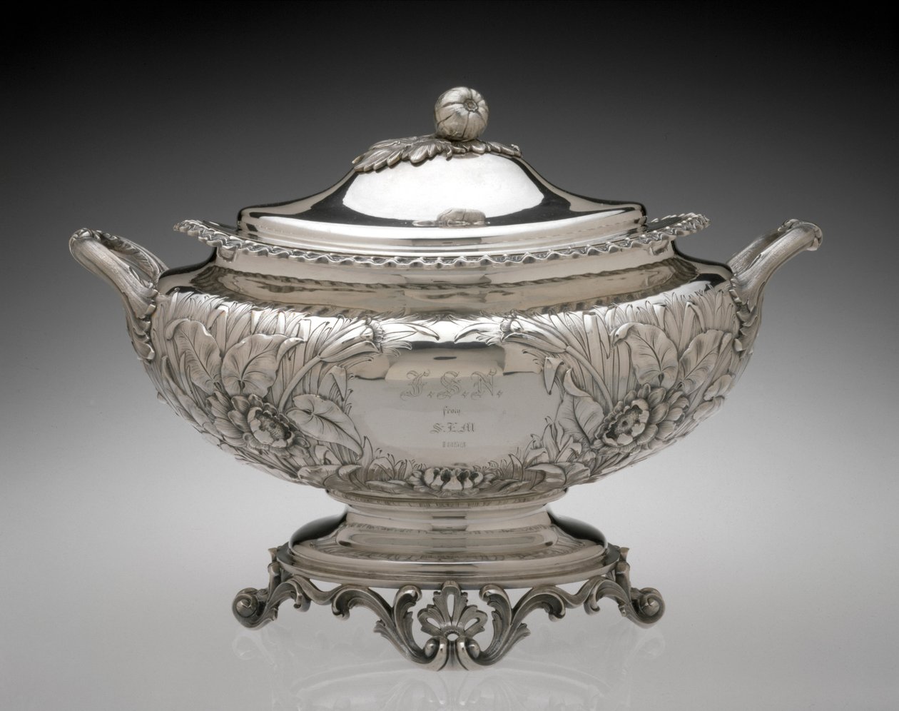 Suppeterrin, fra Gorham Manufacturing Company, ca. 1858 (sølv) af Gorham Manufacturing Company Gorham Manufacturing Company