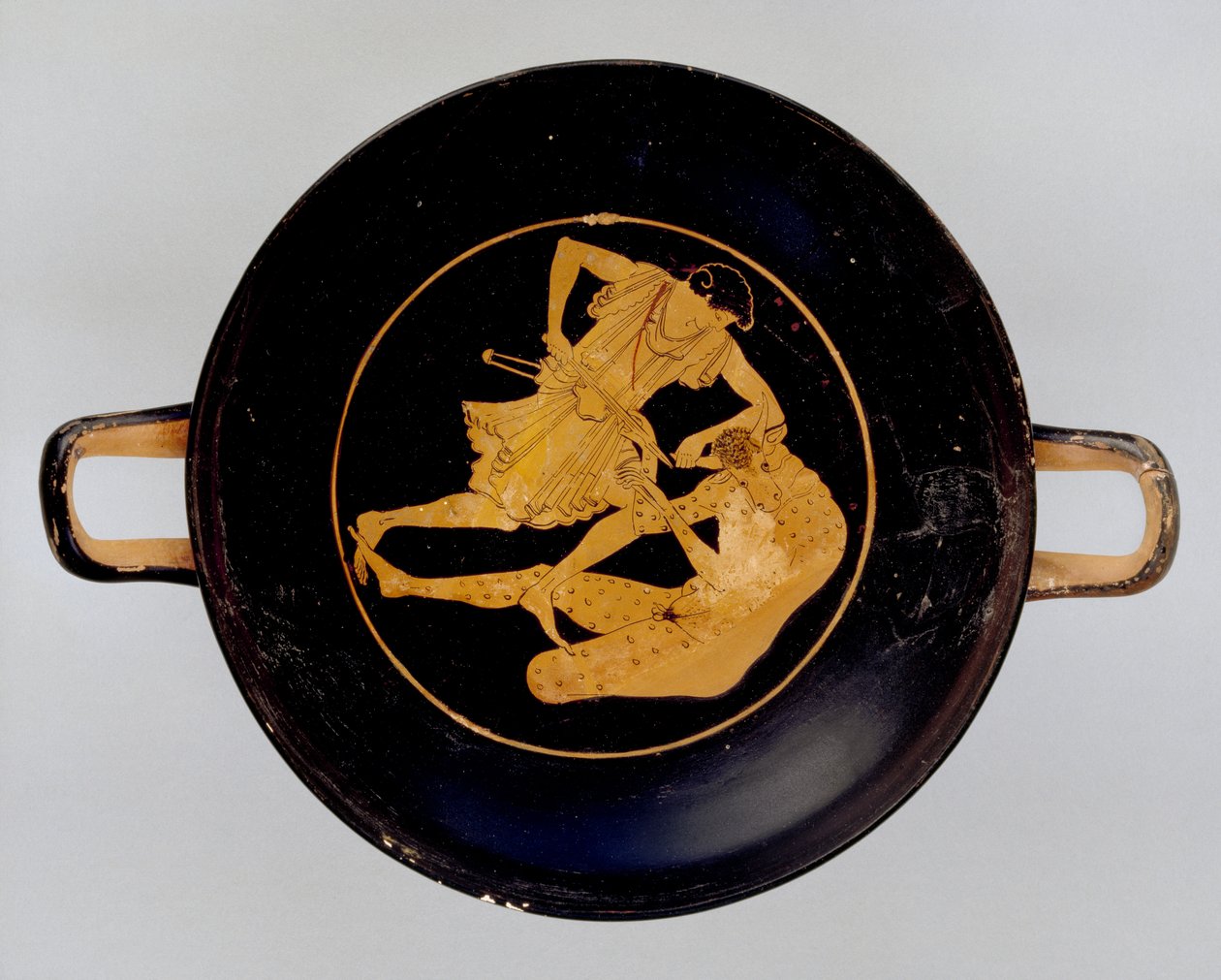 Interiør af en skyphos med rød figur, der forestiller Theseus og Minotaurus, ca. 5. århundrede f.Kr. (keramik) af Greek