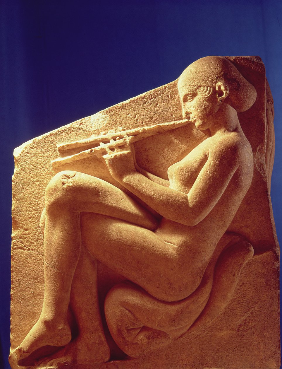 Ludovisi Throne, panel forestillende en kvinde, der spiller på fløjte, ca. 470-60 f.Kr. (marmor) af Greek