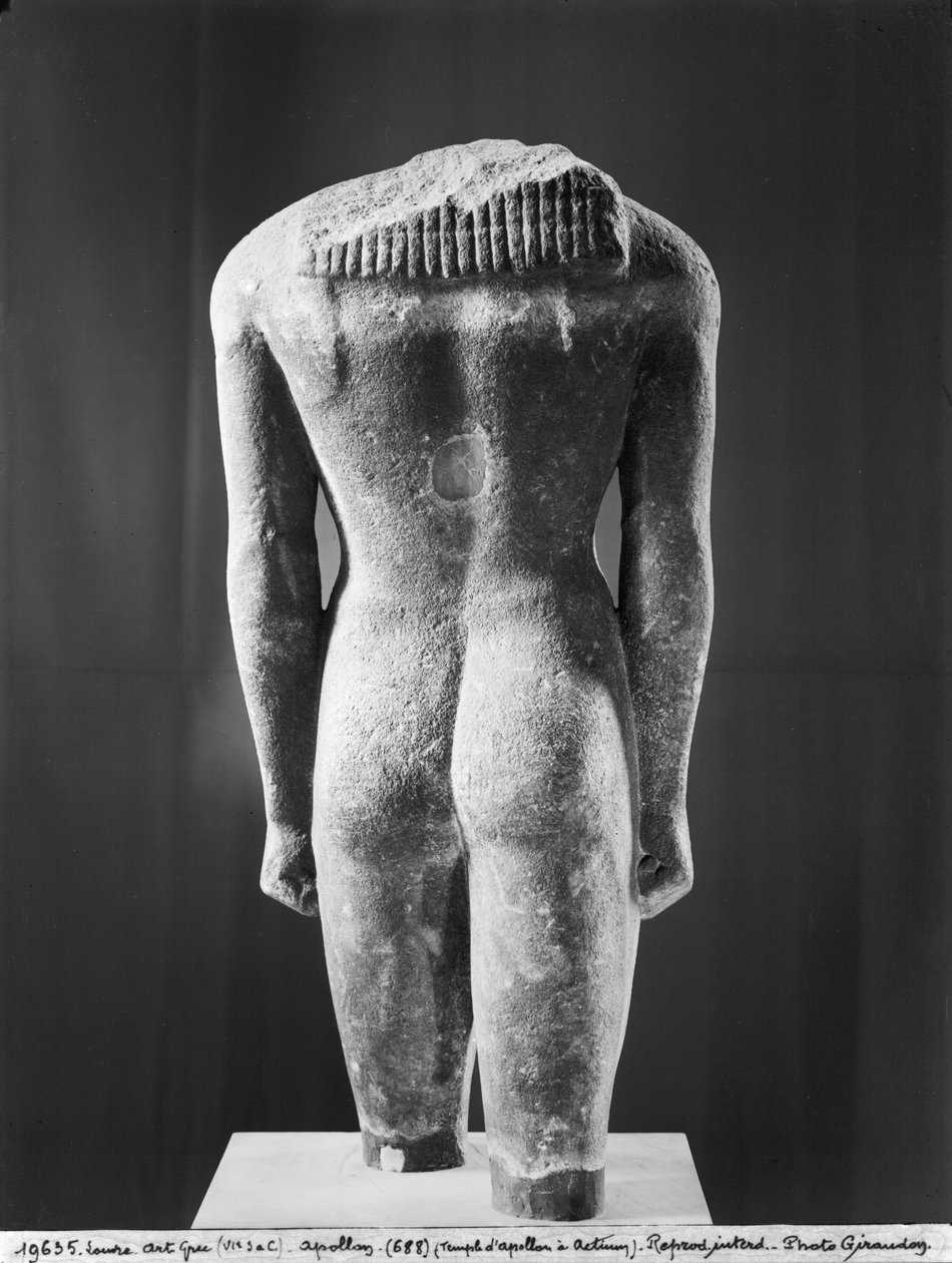 Torso af en kouros, fra Actium, ca.570 f.Kr. (marmor) (se også 24996) af Greek