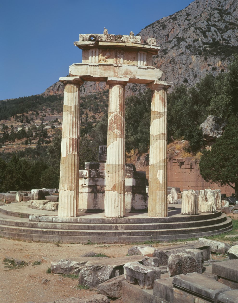 Udsigt over tholos-templet ved Athena Pronaias helligdom af Greek