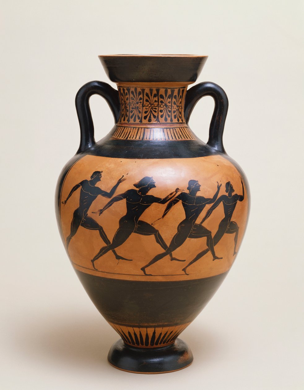 An Attic black-figure amphora of panathenaic shape featuring four naked athletes sprinting to the right, 5th century BCdani af Greek