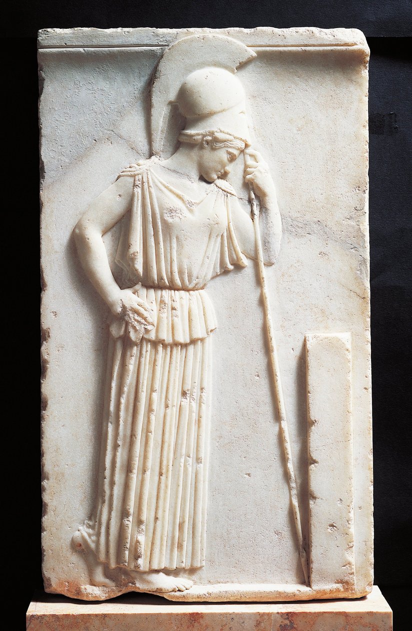 Basrelief, der viser sørgende Athena, der står foran en stele af Greek