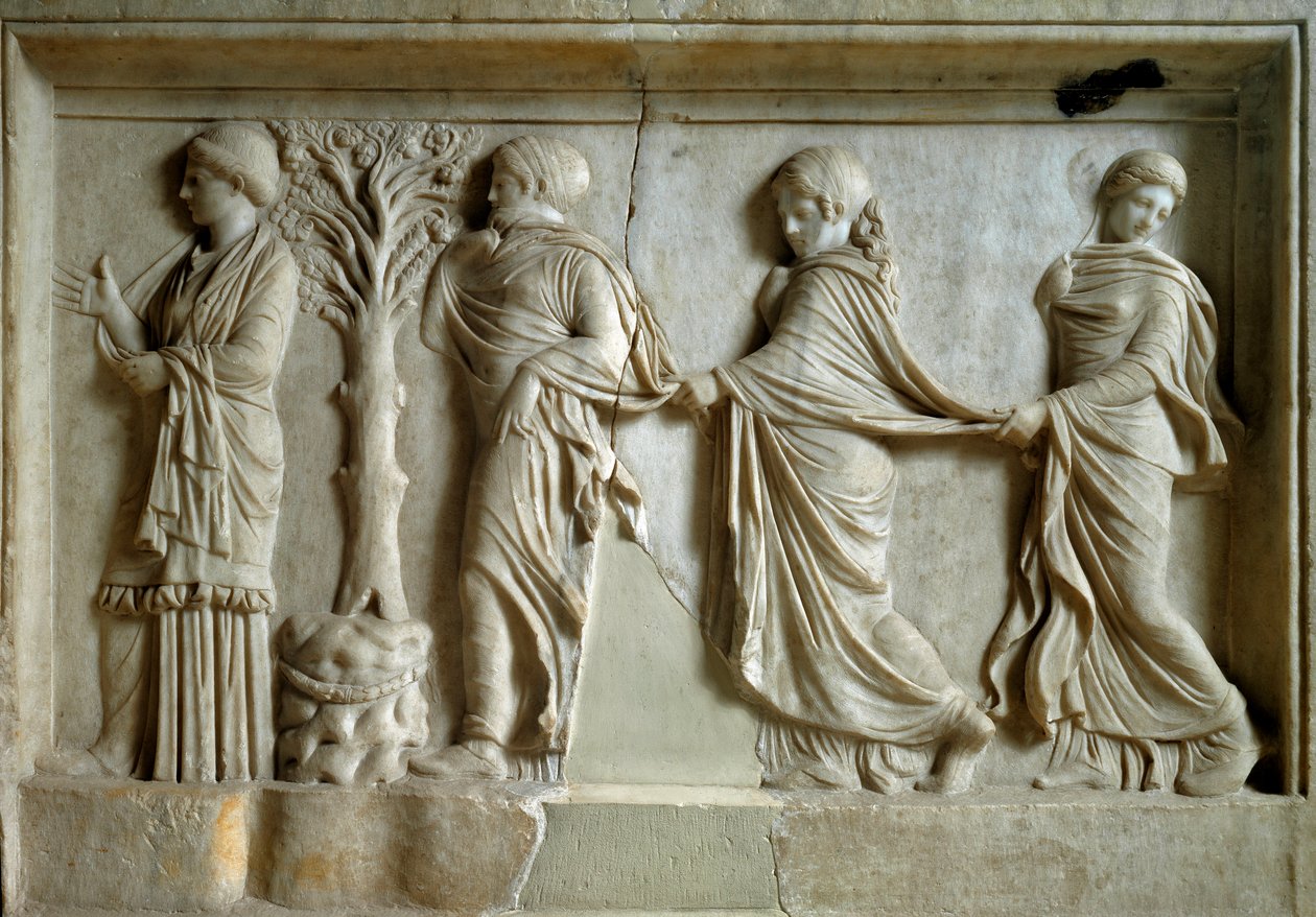 Græsk kunst: lavrelief, der repræsenterer tre nymfer efter en ung kvinde. 2. århundrede f.Kr. Athen, Piree Museum af Greek