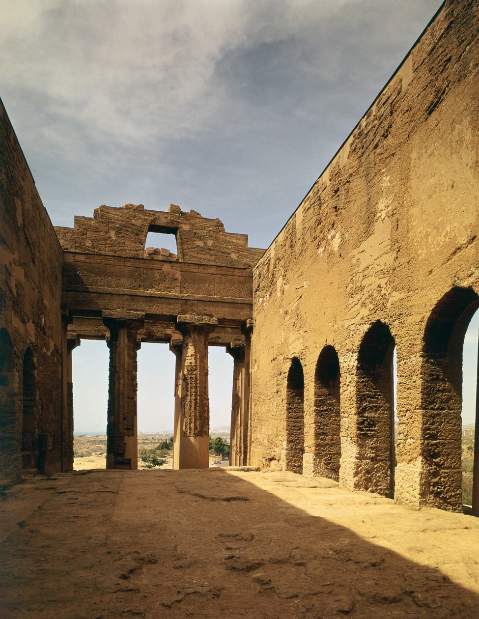 Indvendigt billede af Temple of Concord af Greek