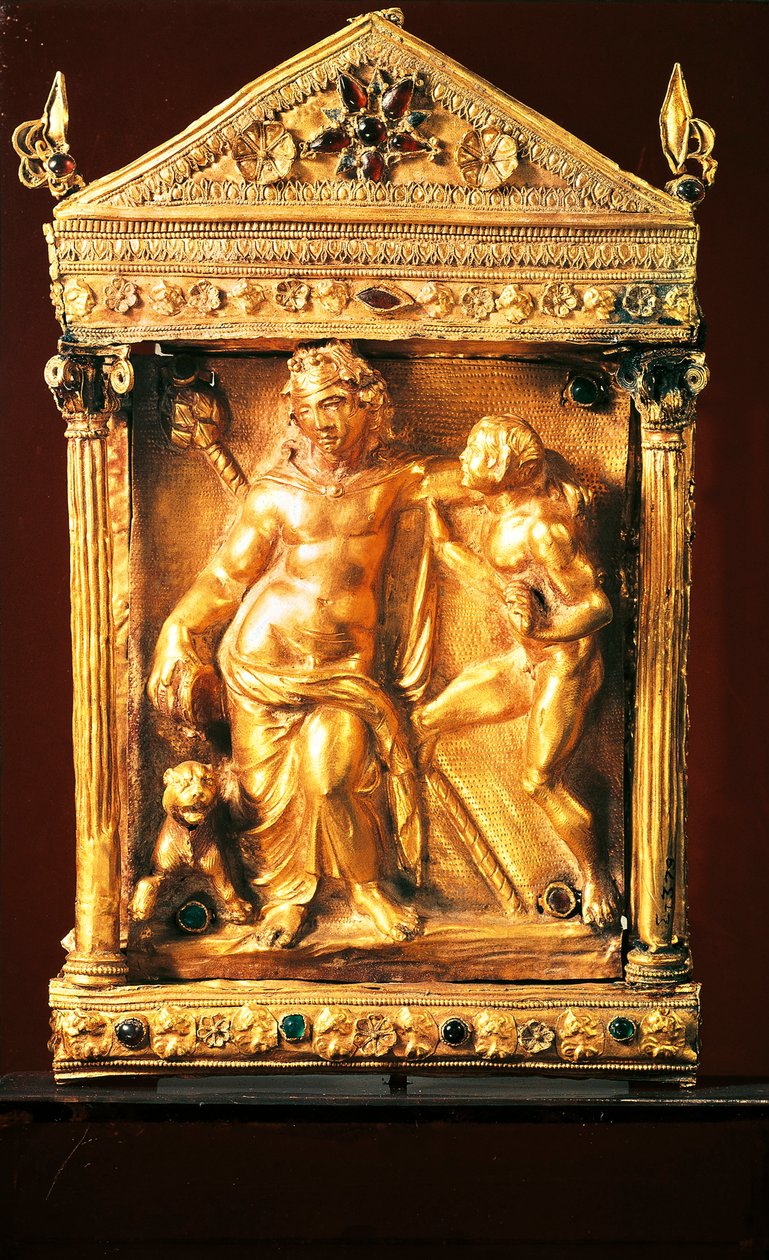 Naiskos med Dionysos beruset og satyr, lille hellenistisk stil tempel med granater og smaragder fra Thessalien, 2. århundrede f.Kr. (guld) af Greek