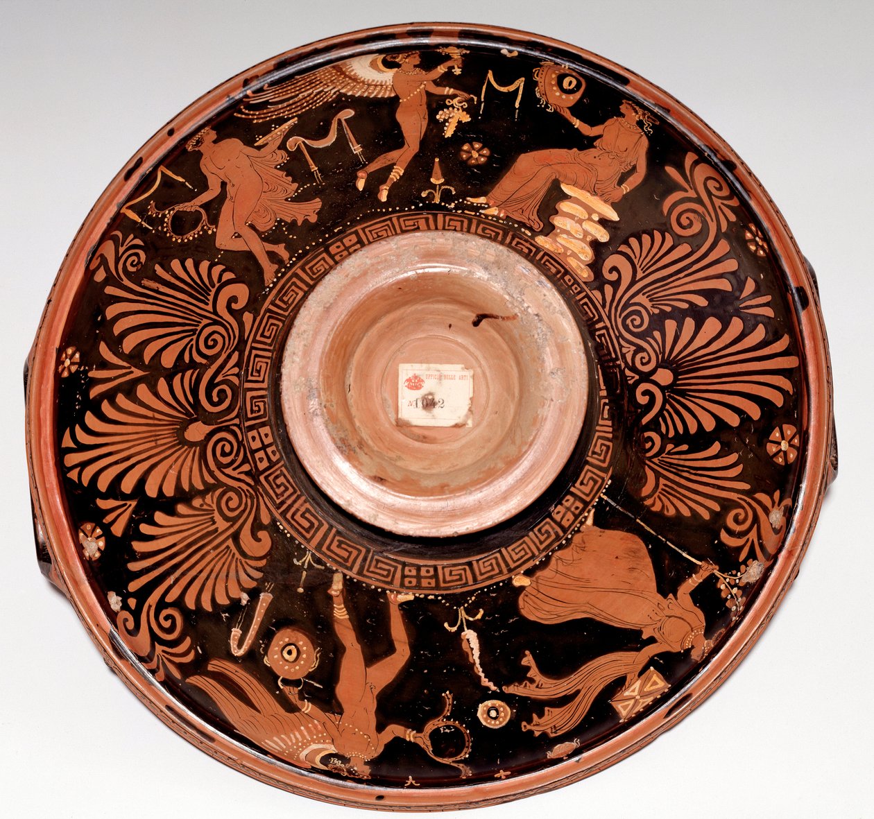 Patera med maenad og Eros (terracotta, 325-300 f.Kr.) af Greek
