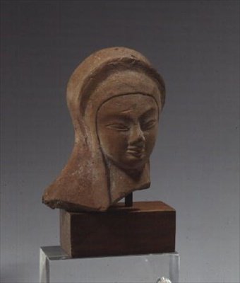 Kvindehoved, fragment af en statue af typen Spedos med krydsede arme, tidlig kykladisk II periode, ca. 2700-2400 f.Kr. (marmor) af Greek