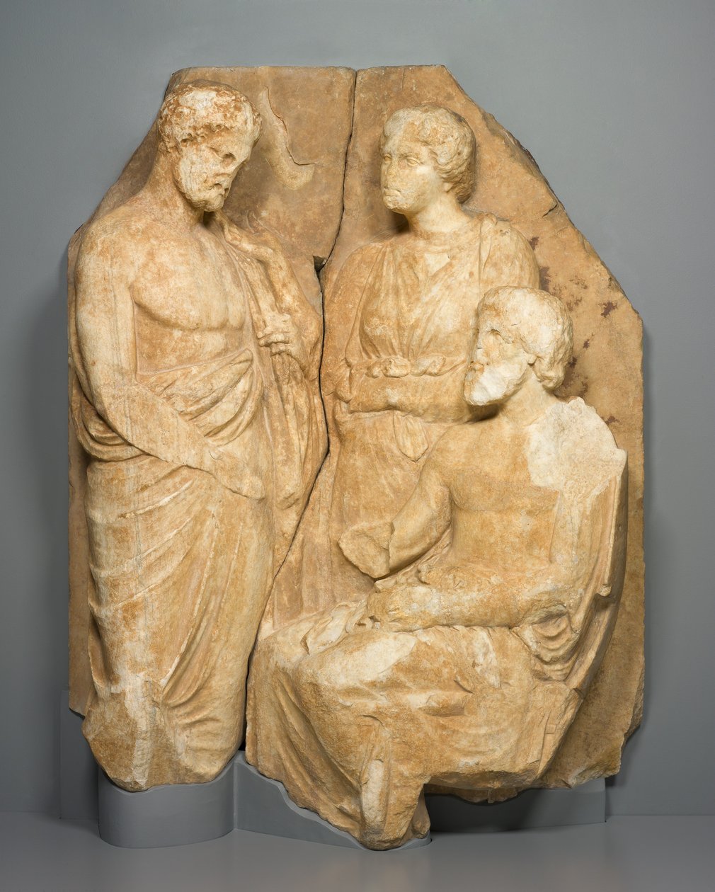 Fragment af en begravelses Naiskos af Greek School