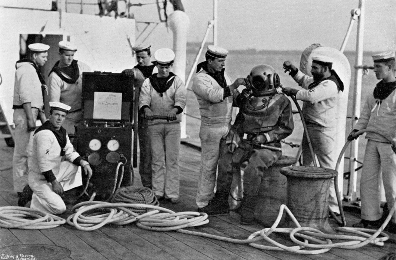 Dykker og hans apparat ombord på HMS Blake, 1896 af Gregory and Co