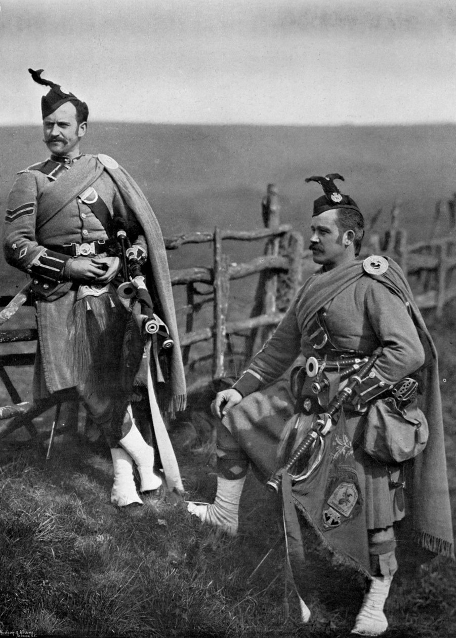 Pipe-Major Reith og Corporal-Piper Reith fra London Scottish, 1896. af Gregory and Co