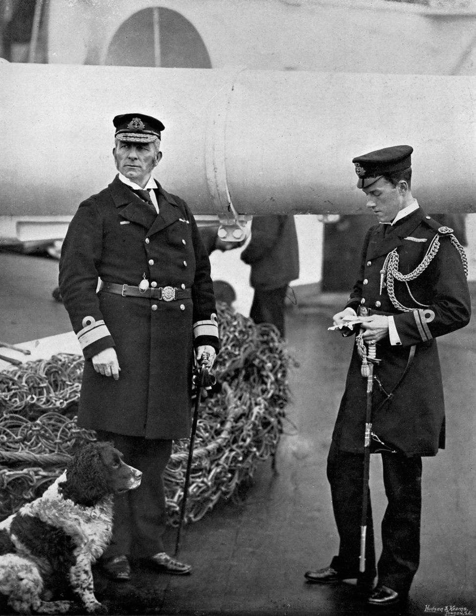 Kontreadmiral Arthur Alington og hans flagløjtnant, William George Elmhirst Ruck-Keene, 1896. af Gregory and Co