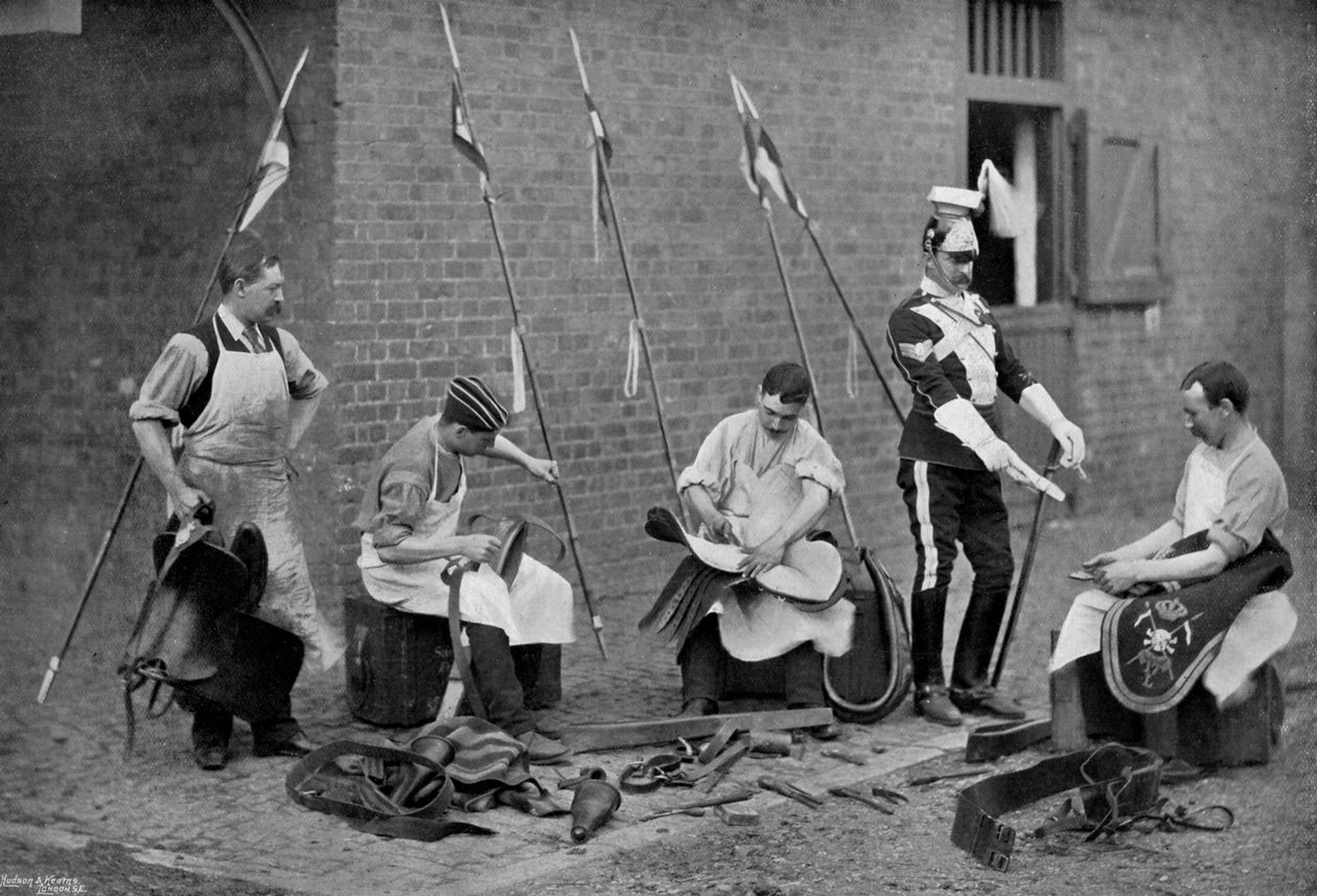 Sadlere af den 17. Lancer på arbejde, 1896 af Gregory and Co