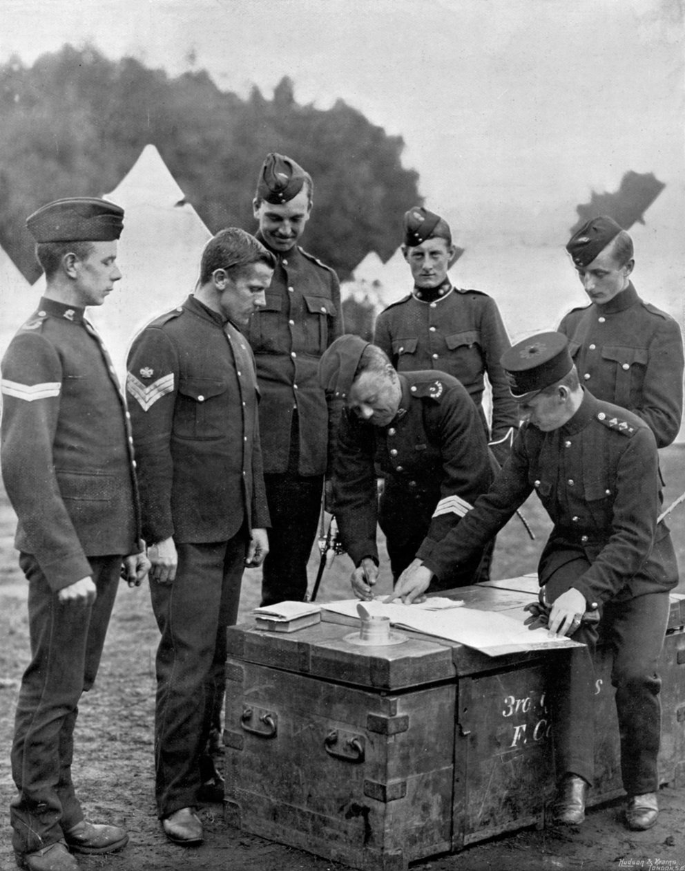 Afregning blandt militsfolkene, 1896 af Gregory and Co