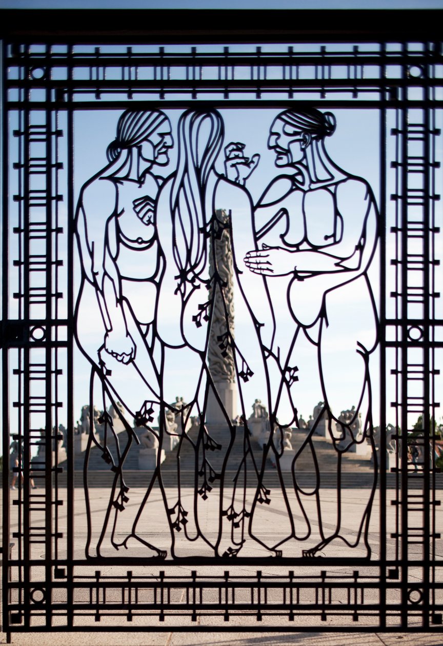 Indgangsport til skulpturparken, tre hunner (jern) af Gustav Vigeland