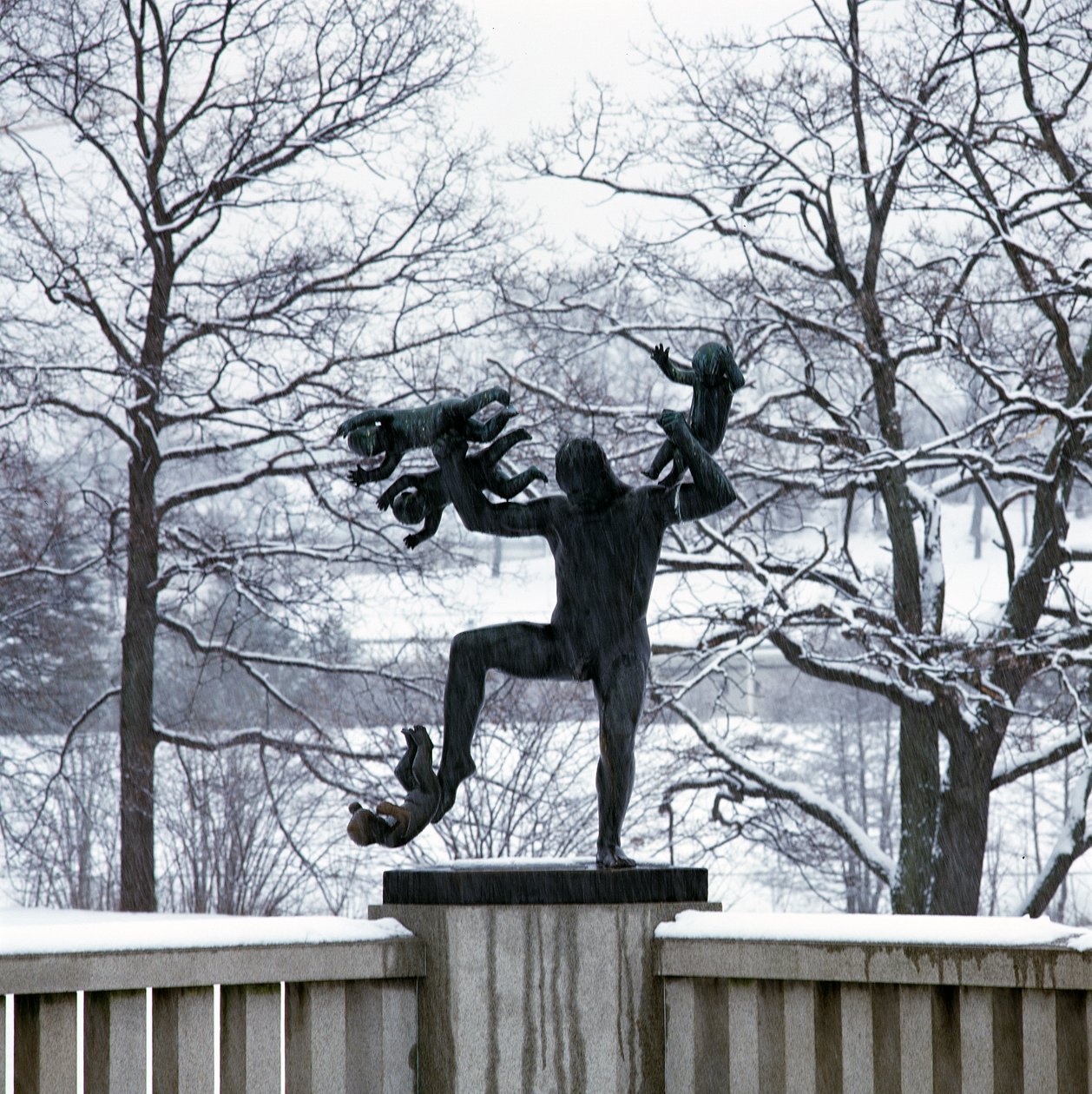 Frustration (granit) af Gustav Vigeland