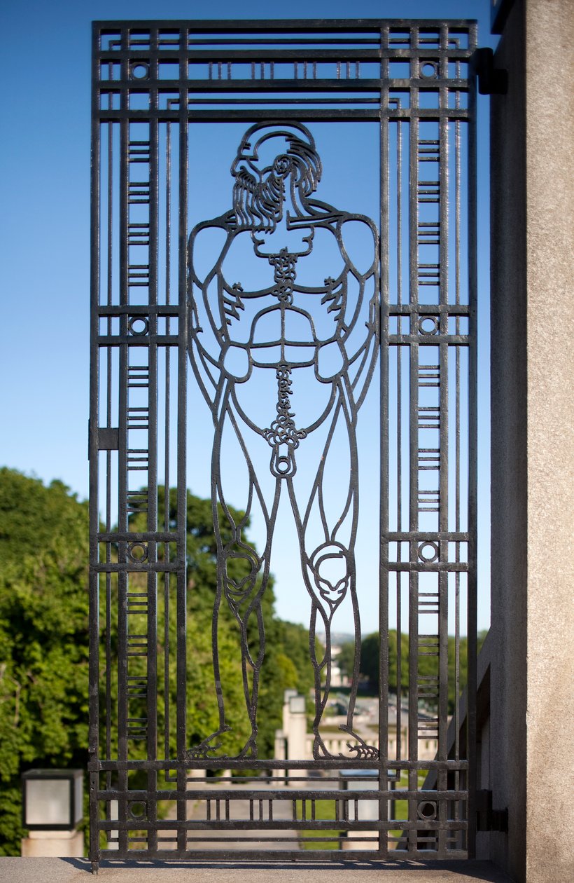 Indgangsport til skulpturparken (jern) af Gustav Vigeland