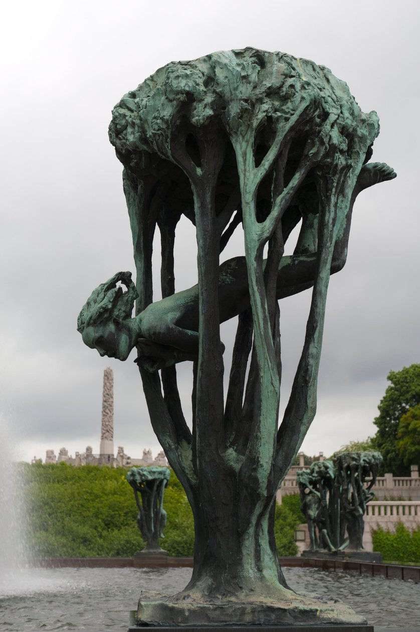 Pige i et træ, skulptur i Frogner Park, Oslo, Norge (bronze) af Gustav Vigeland
