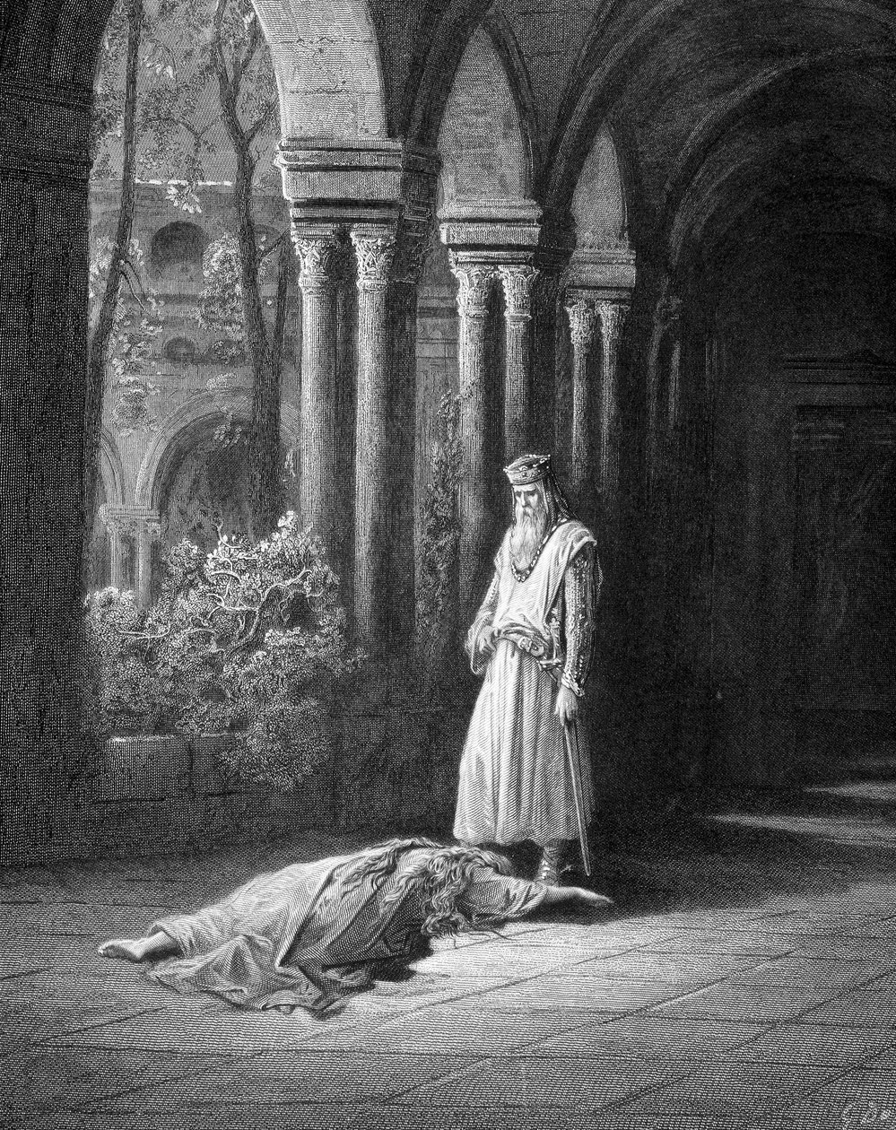 Han stoppede: Dronningen slæbte sig lidt hen imod ham, hun lagde hænderne om fødderne på sin mand (Junièvre og King Arthur) - i "Juniper" af Alfred Tennyson, syg. af Gustave Doré Paris, Librairie Hachette et Cie af Gustave Dore
