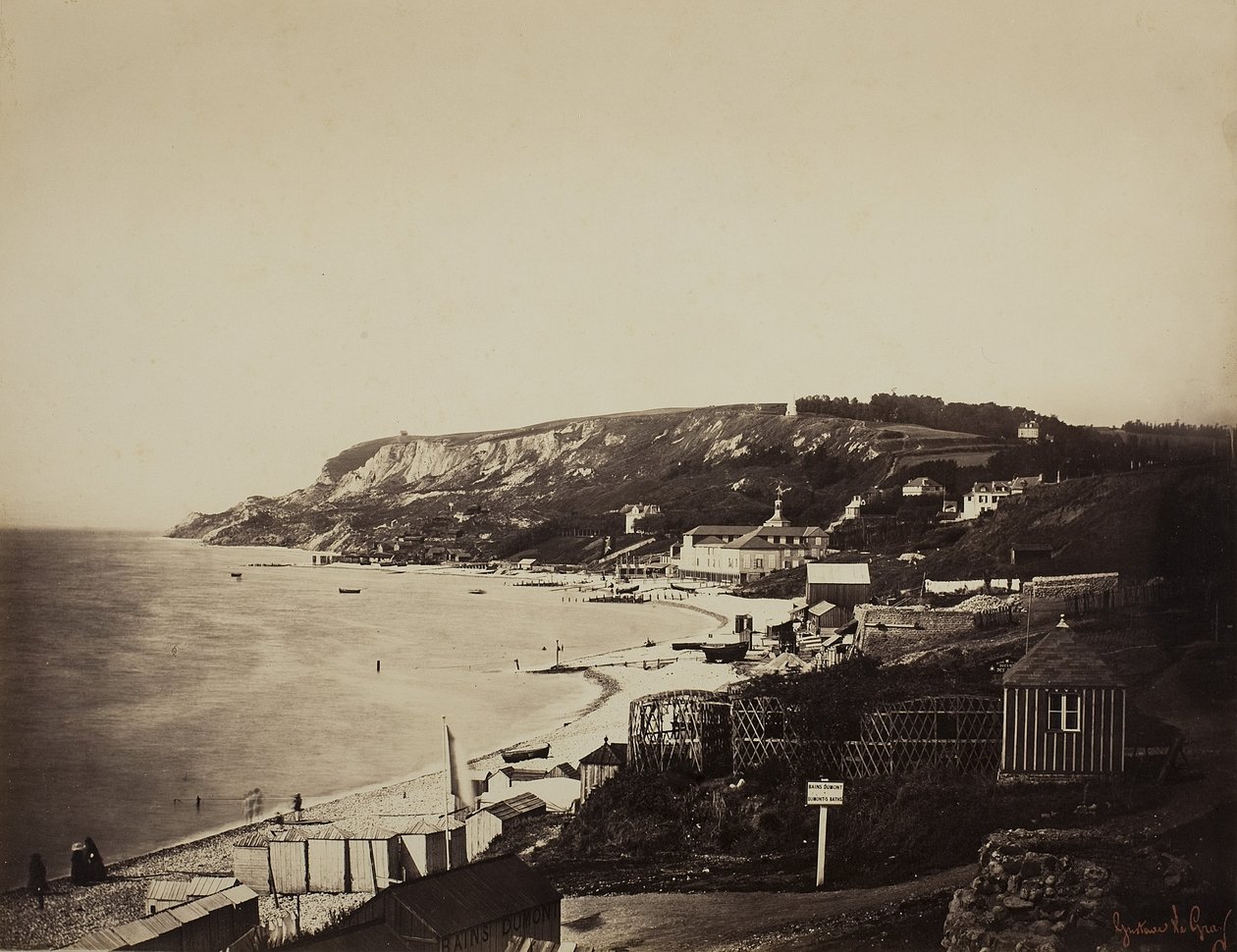 Stranden ved Sainte-Adresse, med Dumont-badene, 1856-57 af Gustave Le Gray