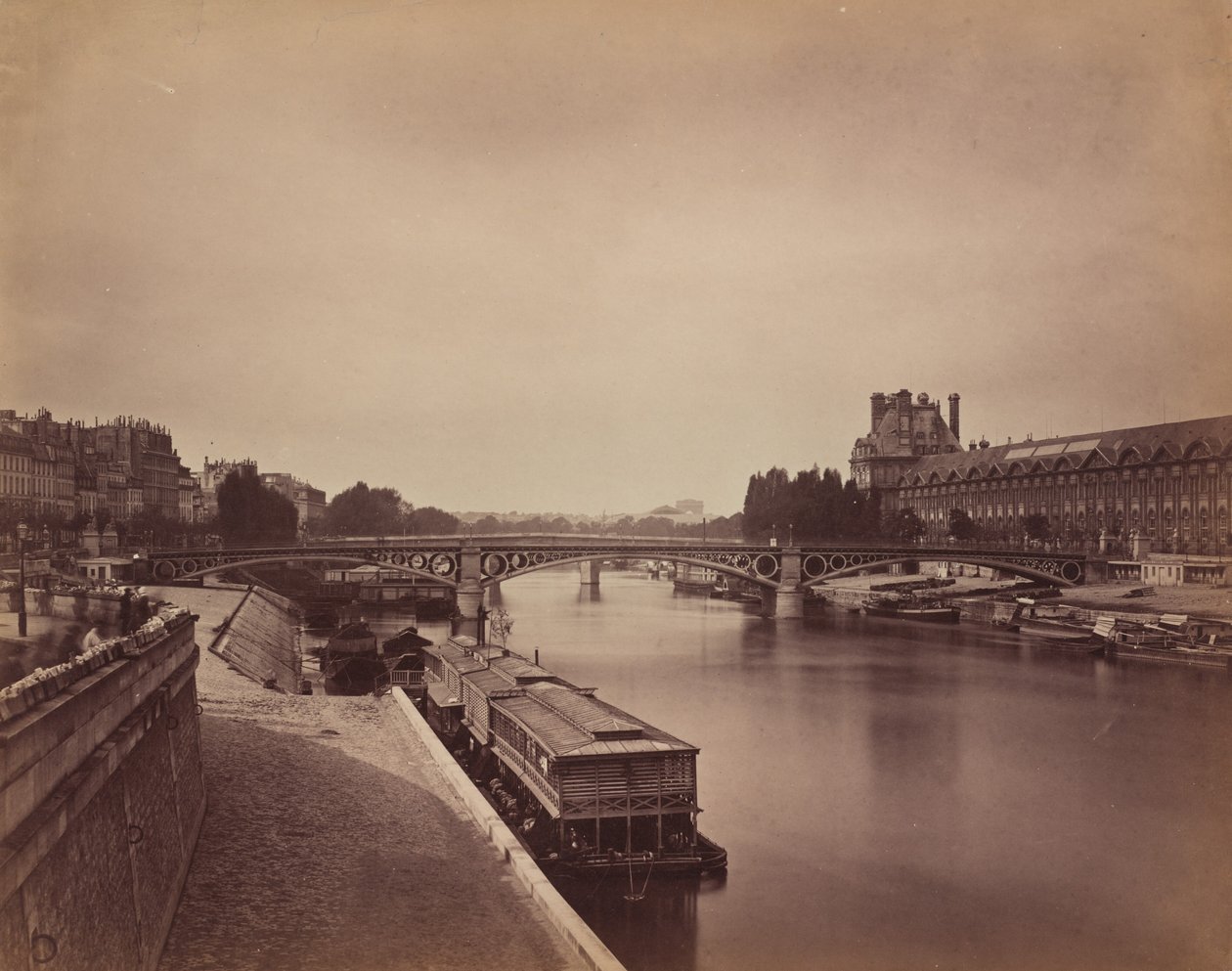 Pont du Carrousel, Paris: Udsigt mod vest fra Pont des Arts, 1856-1858. af Gustave Le Gray