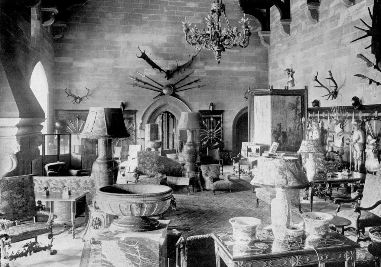 The Great Hall, Warwick Castle, 1924-1926. af HN King