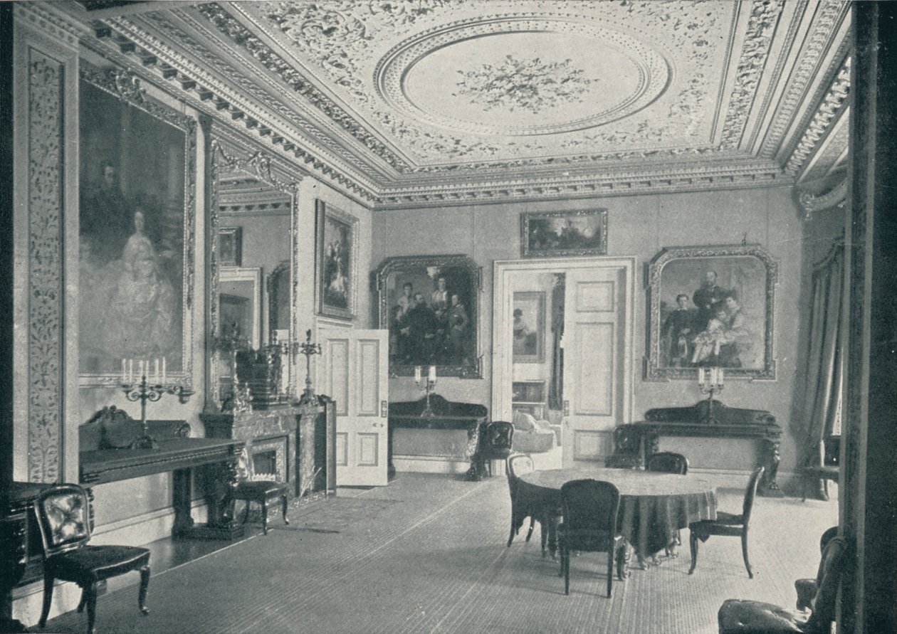 The Queens Dining Room i Osborne House, c1899, 1901 af HN King
