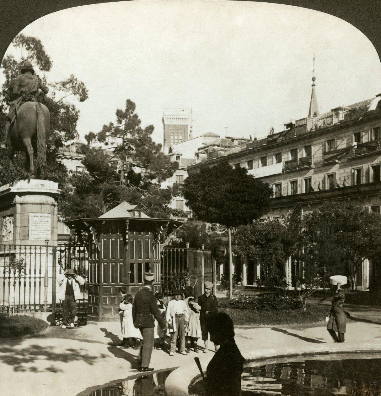 Plaza Mayor, Madrid, Spanien. af H. C. White