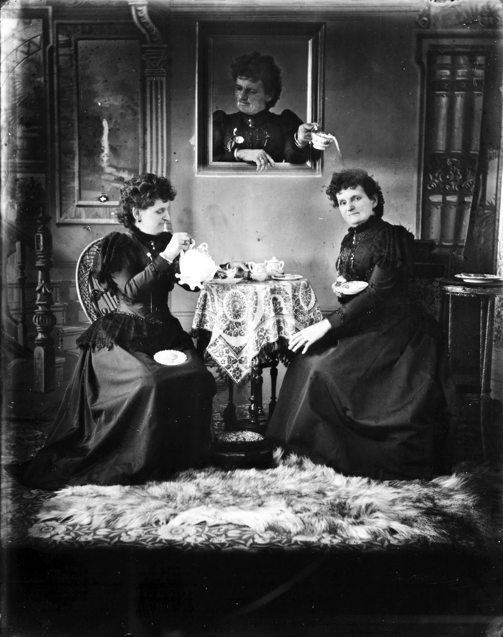 Selvportræt, ca. 1893 (bw-foto) af Hannah Maynard