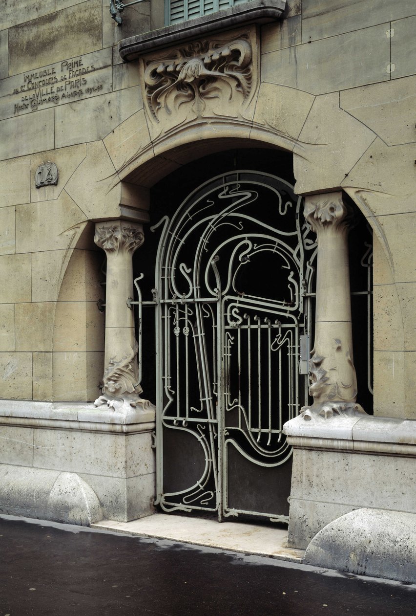 Art Nouveau-arkitektur: udsigt over indgangsdøren til Castel Beranger beliggende på 14, rue de la Fontaine i det 16. arrondissement i Paris. Tegnet af arkitekten Hector Guimard (1867-1942) DR af Hector Guimard