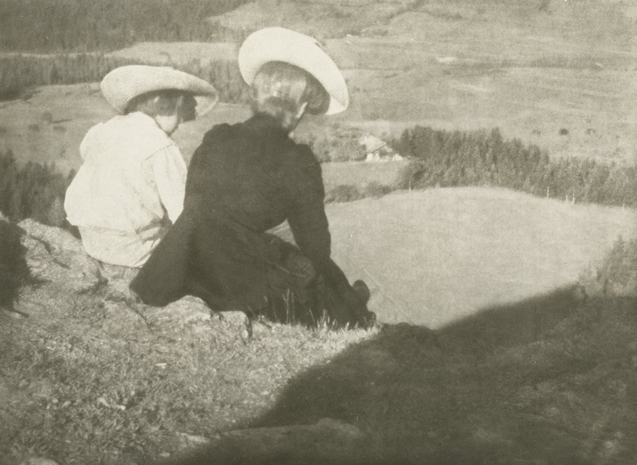 Marker i Birgitz (Hans og Mary siddende), ca. 1908 (gummi bikromat tryk) af Heinrich Kuhn