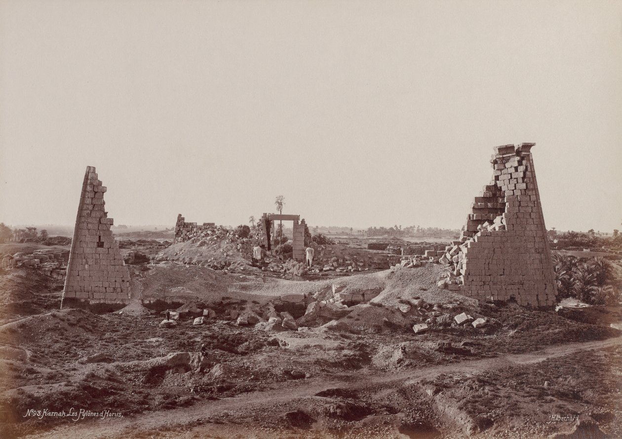 Karnak, Pylonerne fra Horus af Henri Béchard