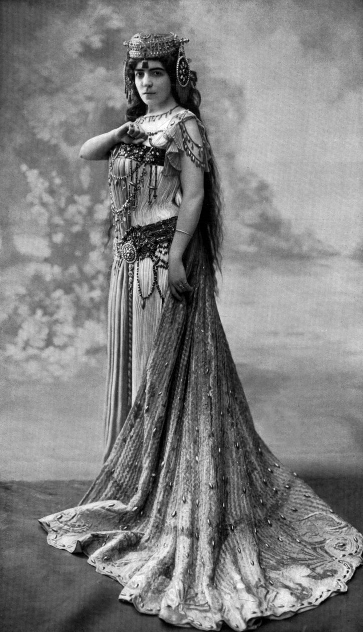 Operasanger Germaine Bailock som Dalila i operaen "Samson et Dalila", 1908 (S/H-foto) af Henri Manuel