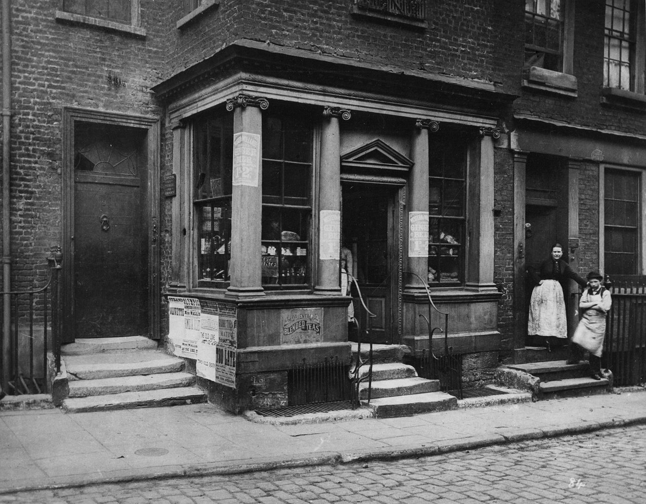 Butik, Macclesfield Street, ca. 1883 af Henry Dixon