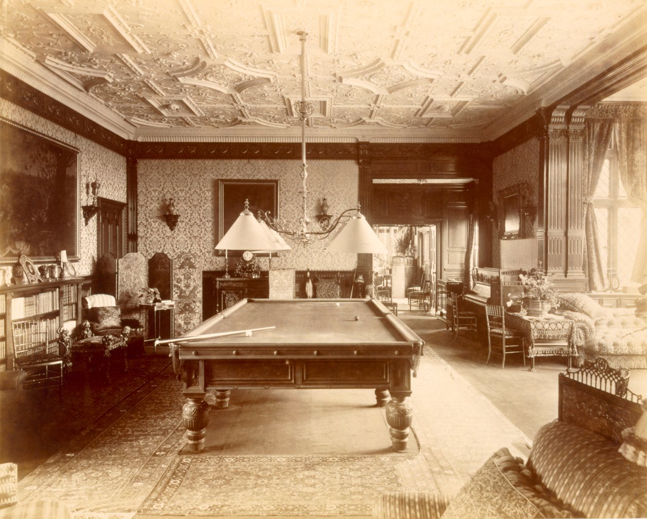 Billardrummet i Ascott House, Buckinghamshire, 1889. af Henry Bedford Lemere