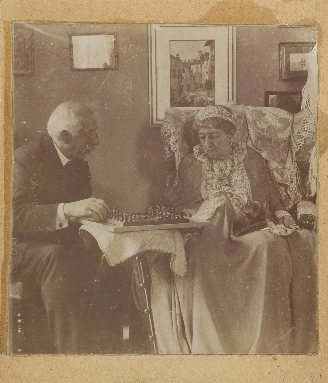 [Hardinge Hay Cameron og Lady Dalrymple spiller skak]. af Henry Herschel Hay Cameron