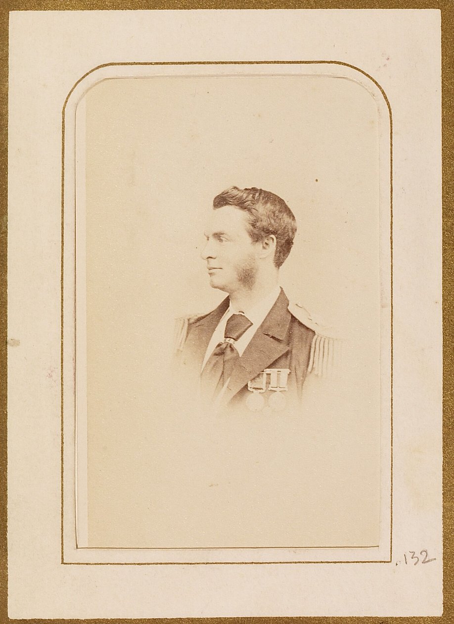 [Portræt af en mand i militæruniform]. af Henry Maull and Co.