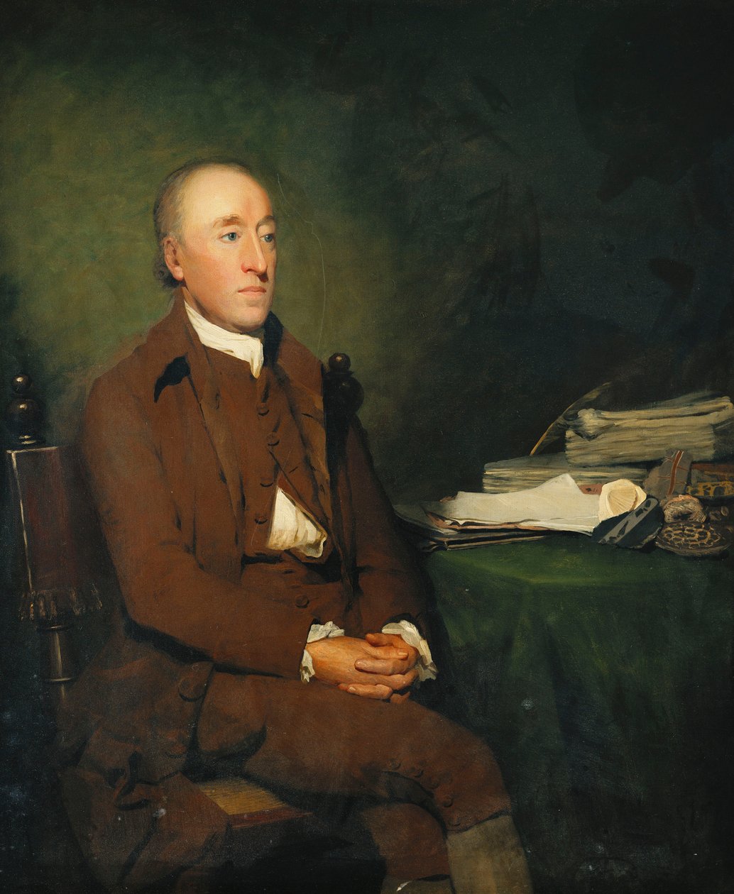 Portræt af Dr. James Hutton, siddende trekvart i en brun jakke og ridebukser og hvide bukser, en bunke geologiske prøver på bordet ved siden af ham, af Henry Raeburn